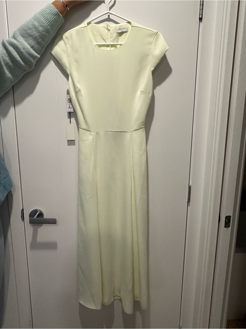 Babaton hamptons Pale lime green Cap-Sleeve Midi Dress